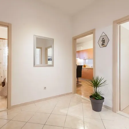 Nela Apartment Tucepi
