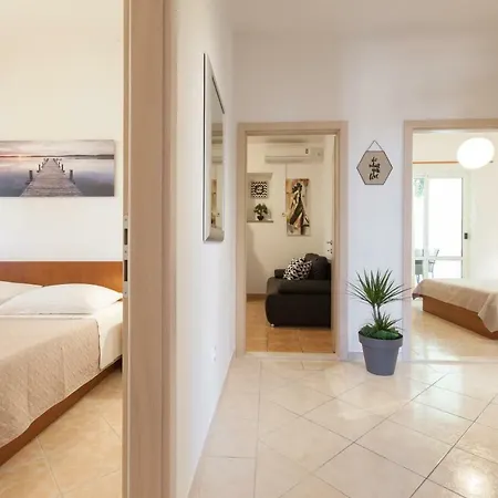 Nela Apartment *