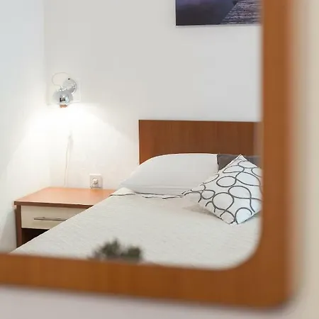 公寓 Nela 图彻皮