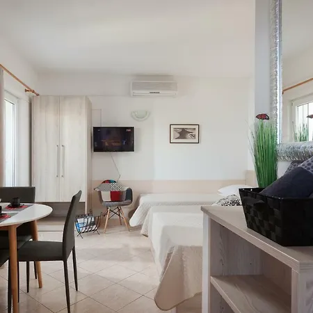 Nela Apartment *