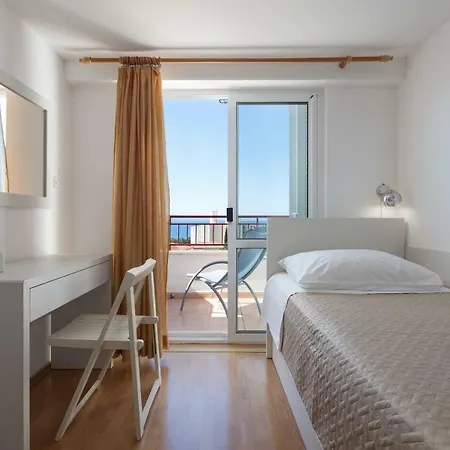 Nela Apartment *