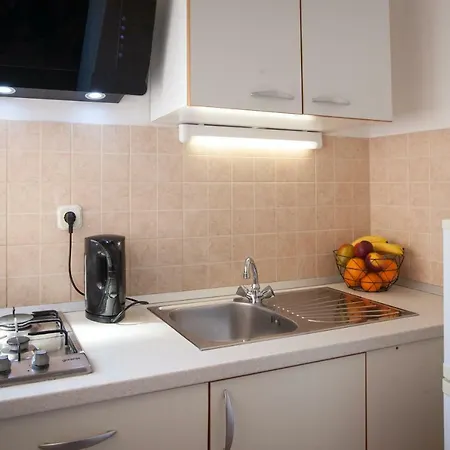 Nela Apartment *