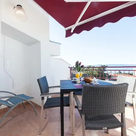 Apartment Nela Tucepi